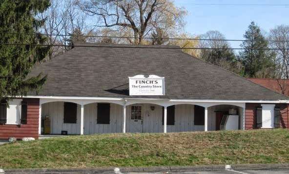 Finchs Country Store | 4 Bedford-Banksville Rd, Bedford, NY 10506, USA | Phone: (914) 205-3699