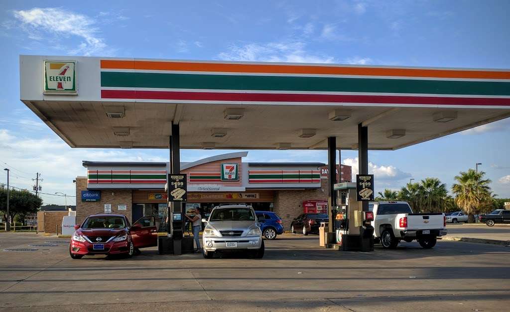 7-Eleven | 230 W Pioneer Pkwy, Grand Prairie, TX 75051, USA | Phone: (972) 264-5360