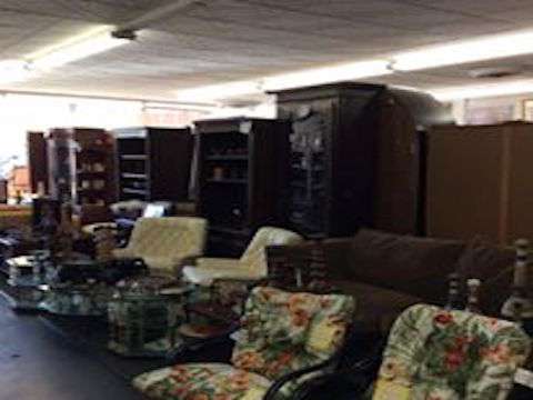 The Family Garage Sale Store.antiques/collectibles/resale shop | 620 E Hawley St, Mundelein, IL 60060 | Phone: (224) 778-5488