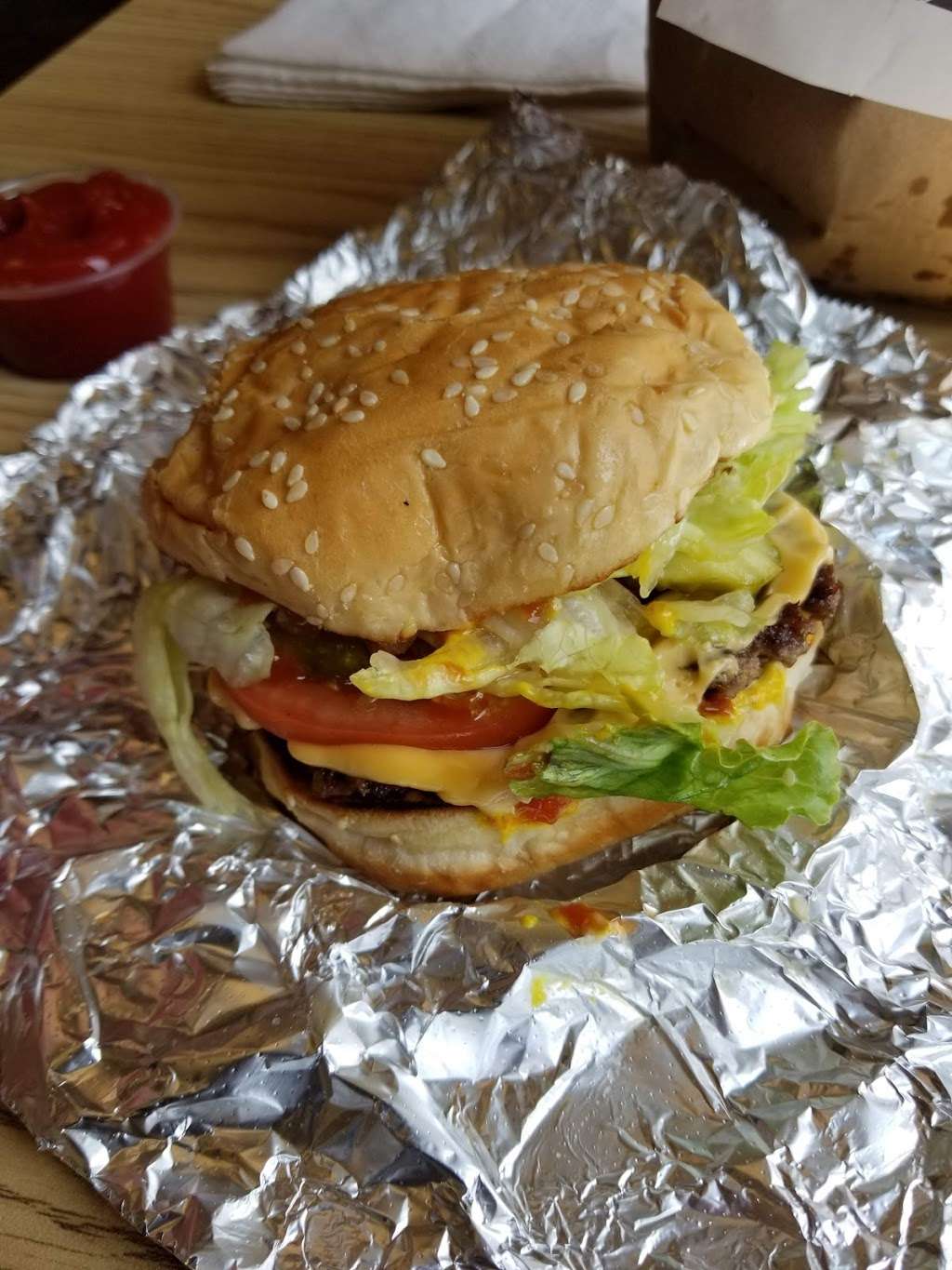 Five Guys | 747 Broad St, Shrewsbury, NJ 07702 | Phone: (732) 530-1203