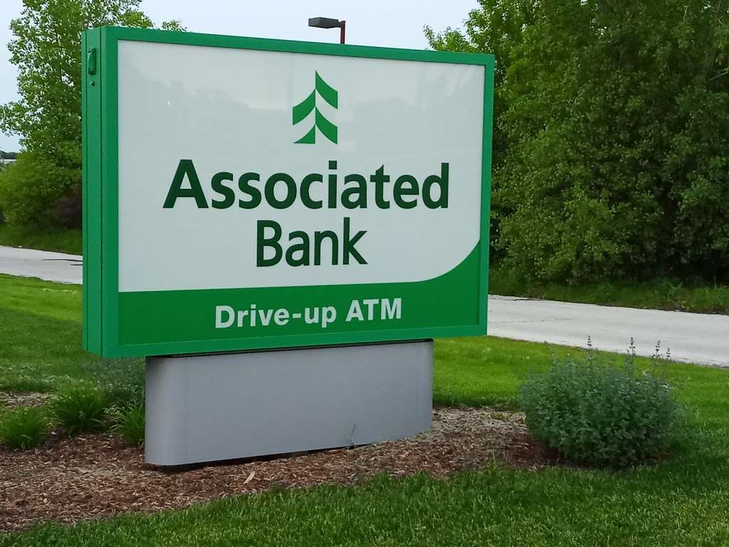 Associated Bank | 2815 N Grandview Blvd, Pewaukee, WI 53072, USA | Phone: (262) 547-8899