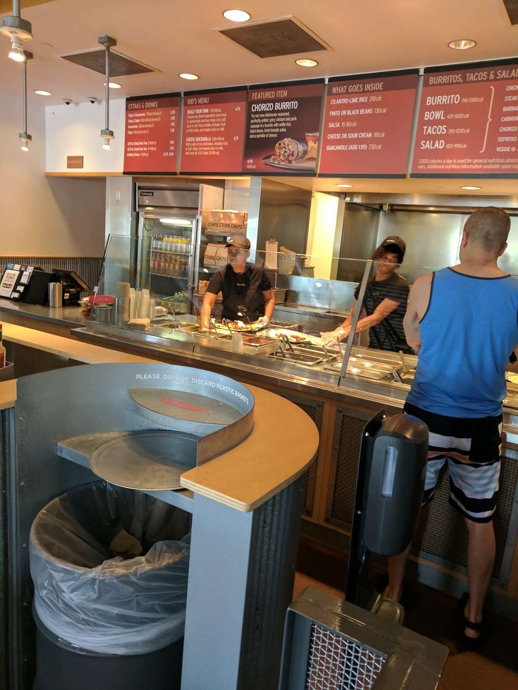 Chipotle Mexican Grill | 811 Butterfield Rd, Wheaton, IL 60189, USA | Phone: (630) 588-9728