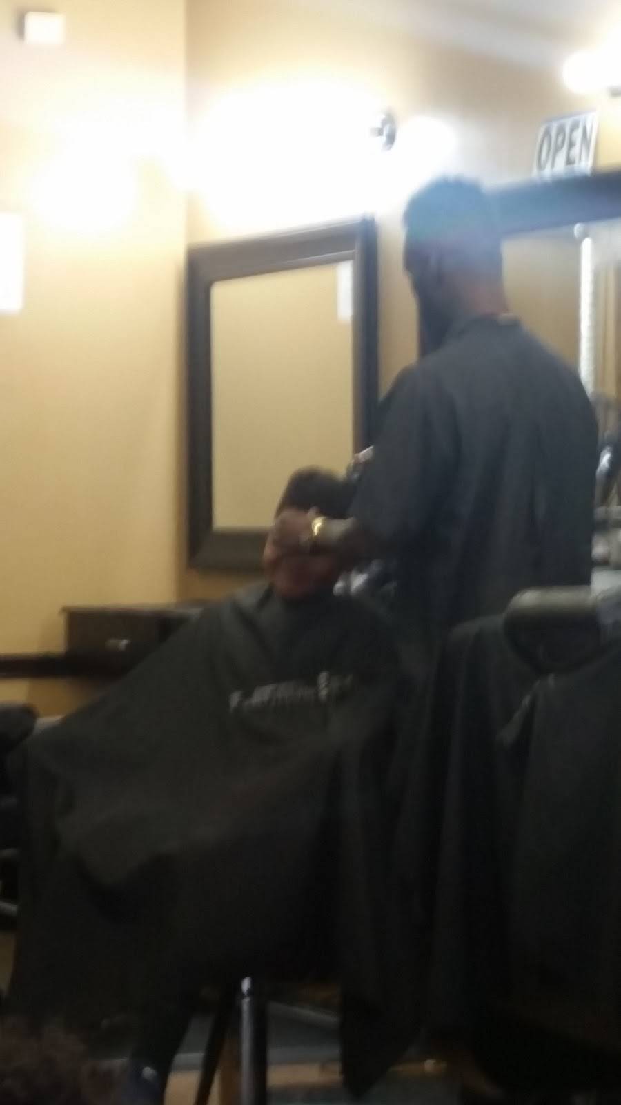 Platinum Cutts Unlimted Barber and Beauty | 1704 Southside Blvd #4, Jacksonville, FL 32216, USA | Phone: (904) 374-3548