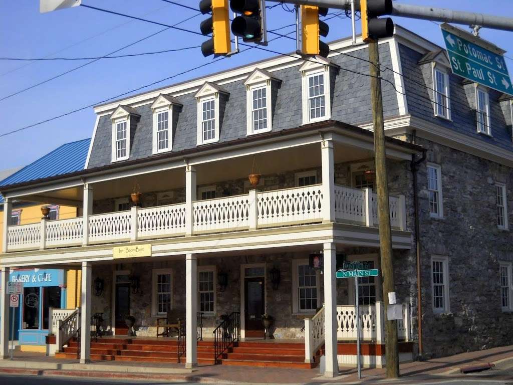 Inn BoonsBoro | 1 N Main St, Boonsboro, MD 21713 | Phone: (301) 432-1188