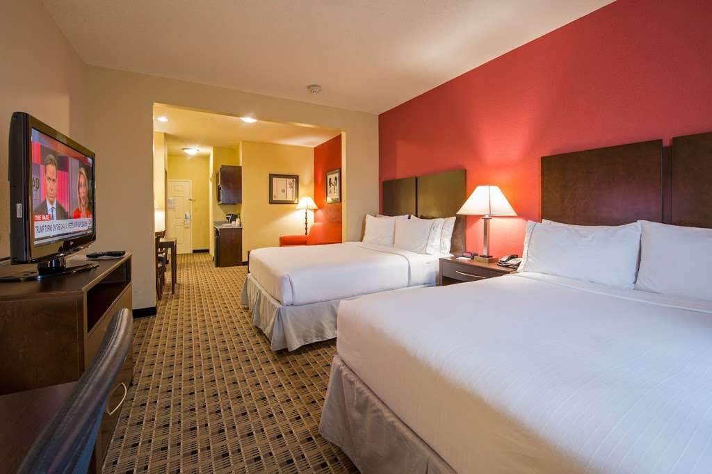 Holiday Inn Express & Suites Houston Space Ctr - Clear Lake | 900 Rogers Ct, Webster, TX 77598, USA | Phone: (281) 316-9750