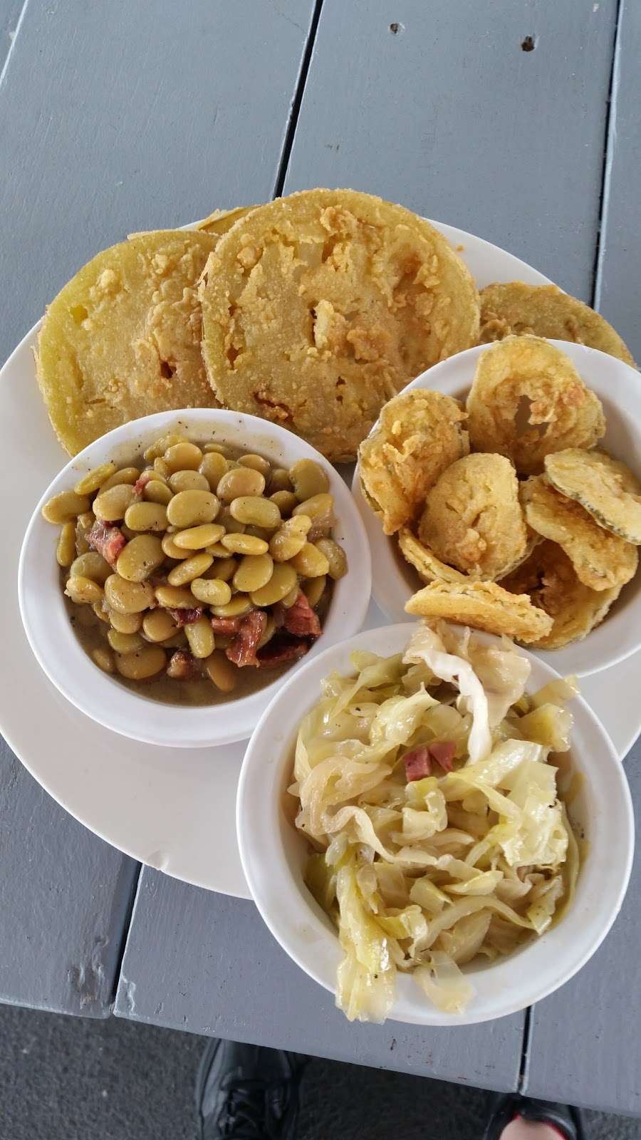 Toms Drive In & Restaurant | 1349 N Combee Rd, Lakeland, FL 33801, USA | Phone: (863) 665-2285