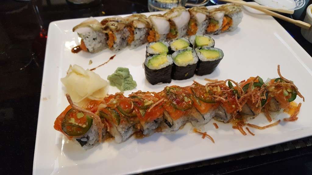 Show Win Japanese Cuisine | 2848, 325 Fort Salonga Rd, Northport, NY 11768 | Phone: (631) 261-6622