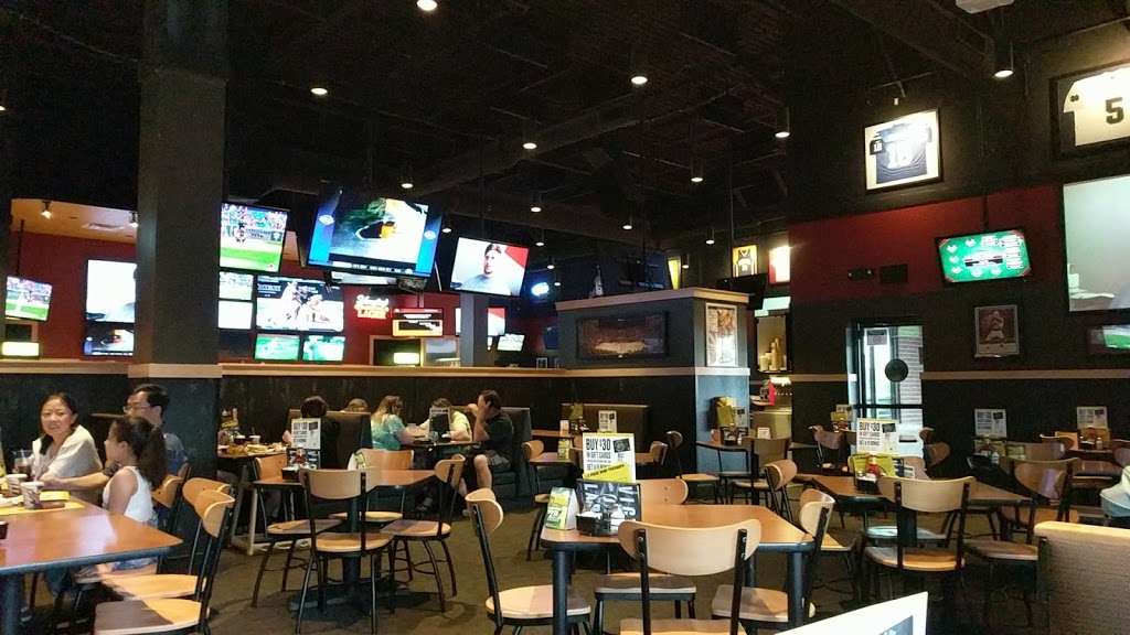 Buffalo Wild Wings | 13977 Trade Center Dr, Fishers, IN 46037, USA | Phone: (317) 770-2999