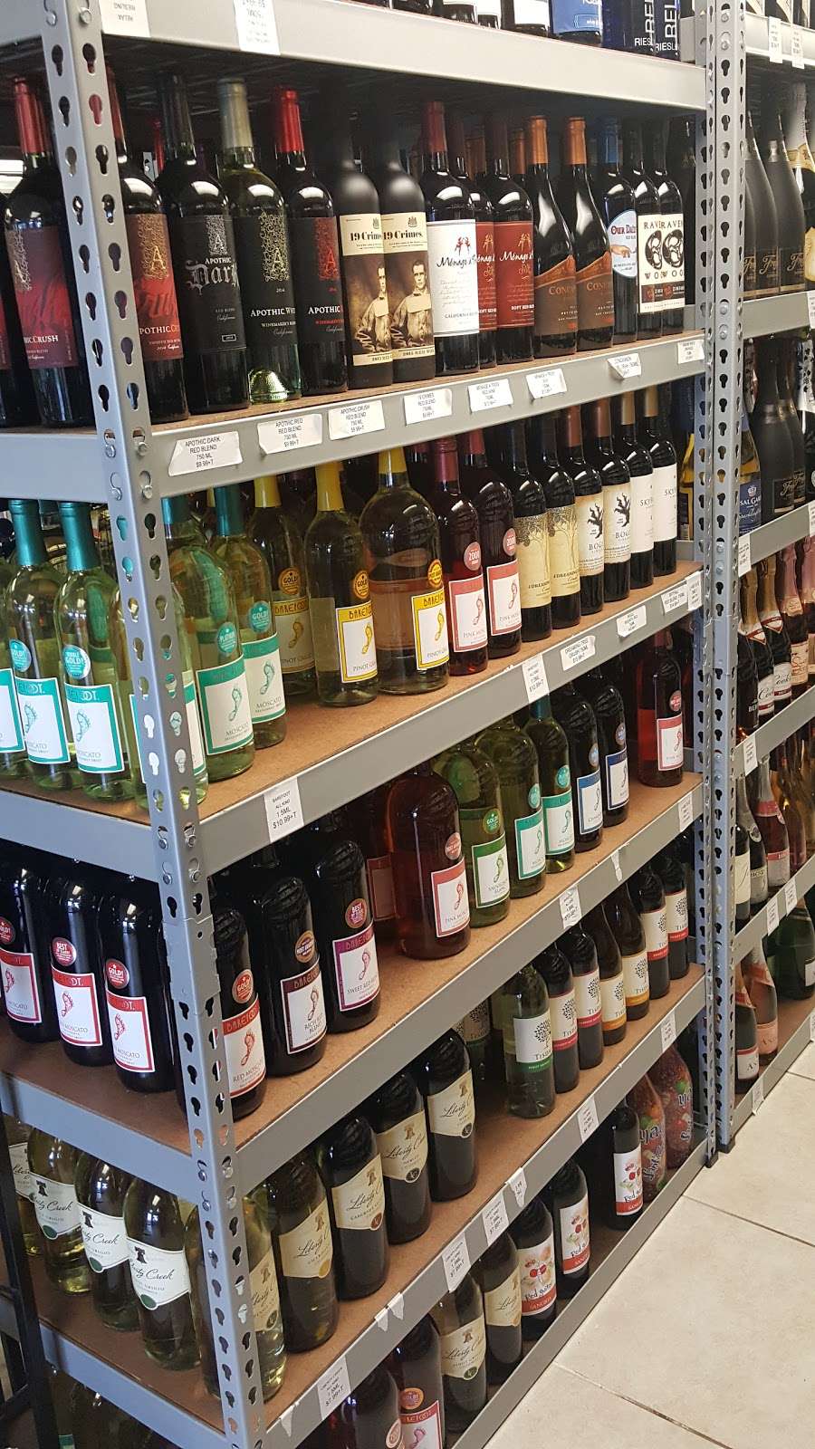 HILLTOP WINE AND LIQUOR | 3 Clapboard Ridge Rd, Danbury, CT 06811, USA | Phone: (203) 628-7816