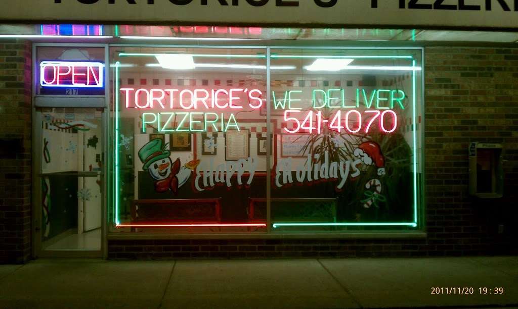 Tortorices Pizzeria | 217 W Dundee Rd, Buffalo Grove, IL 60089, USA | Phone: (847) 541-4070