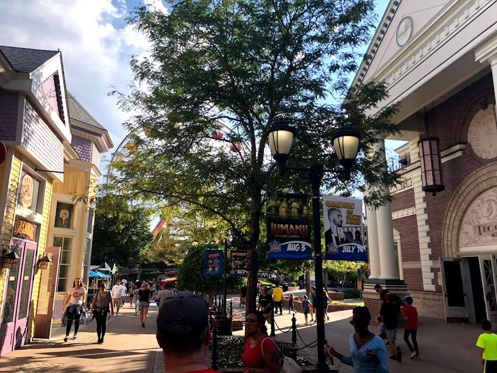 City Pop Gourmet Popcorn & Candy at Elitch Gardens | 2000 Elitch Cir, Denver, CO 80204, USA