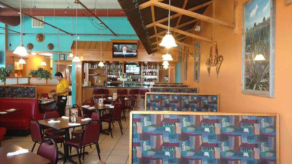 La Carreta Mexican Restaurant | 121 Express Ln, Lansing, KS 66043, USA | Phone: (913) 250-0054