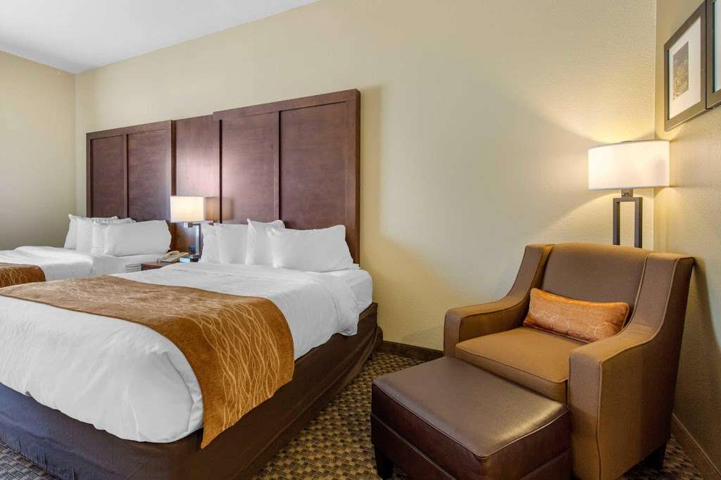 Comfort Inn & Suites SW Houston Sugarland | 11050 Southwest Fwy, Houston, TX 77074, USA | Phone: (281) 568-6969