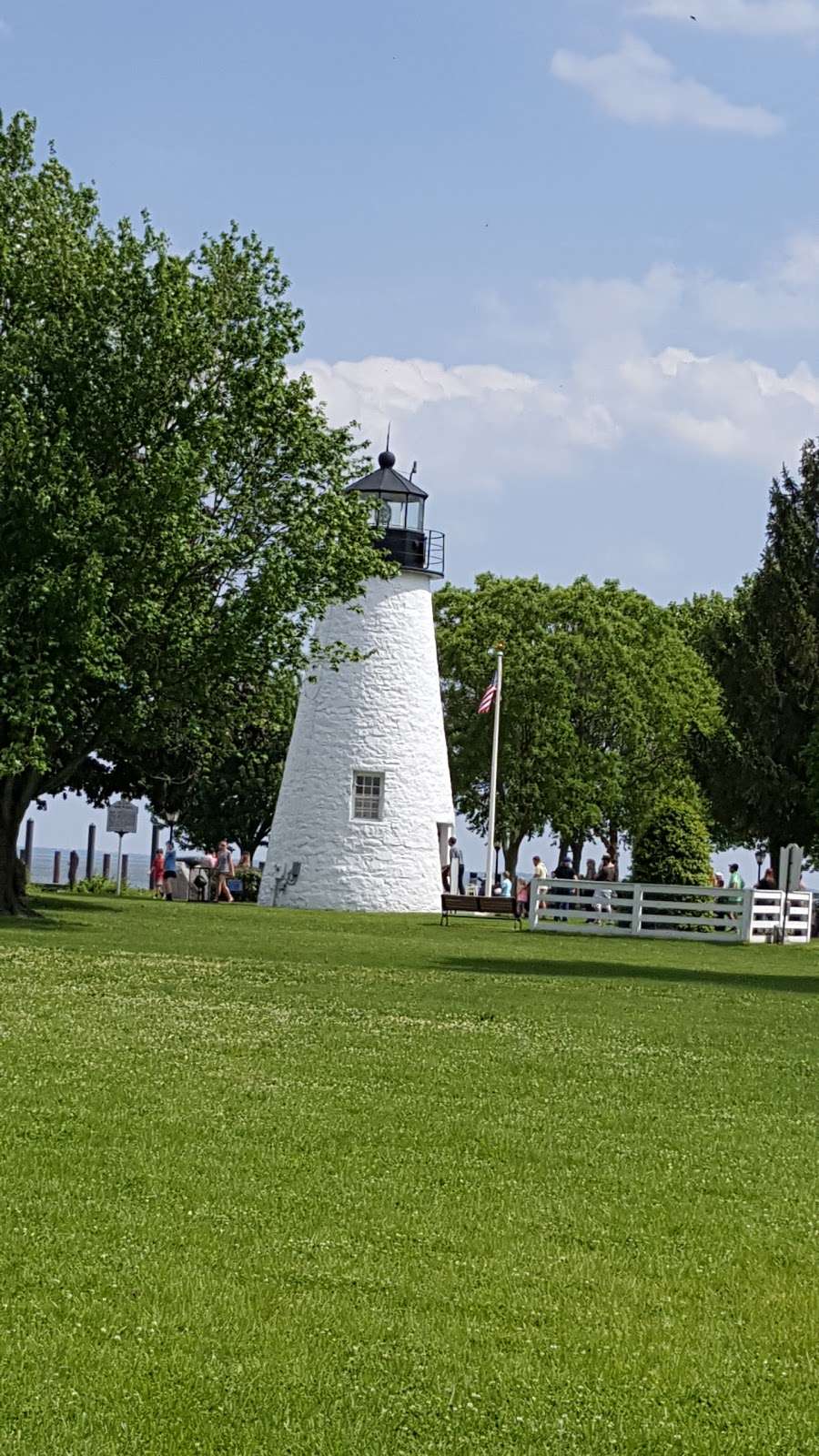 Concord Point Lighthouse | 700 Concord St, Havre De Grace, MD 21078, USA | Phone: (410) 939-3213