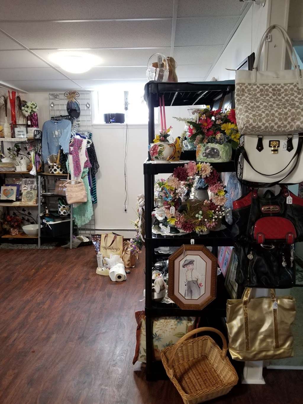 This & That Consignment & Gfts | 516 Philadelphia Rd, Joppa, MD 21085, USA | Phone: (410) 679-0044