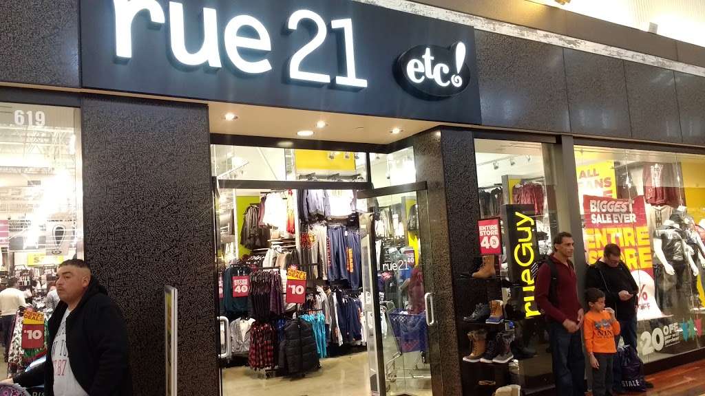 rue21 | 6170 W Grand Ave #619, Gurnee, IL 60031, USA | Phone: (847) 855-1146