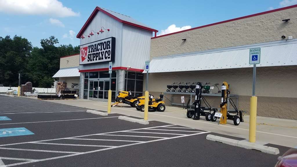 Tractor Supply Co. | 6719 Easton Rd, Pipersville, PA 18947, USA | Phone: (215) 766-2171