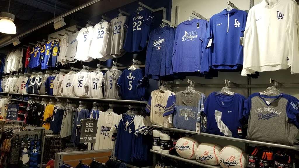 Montebello mall hat store Outlet