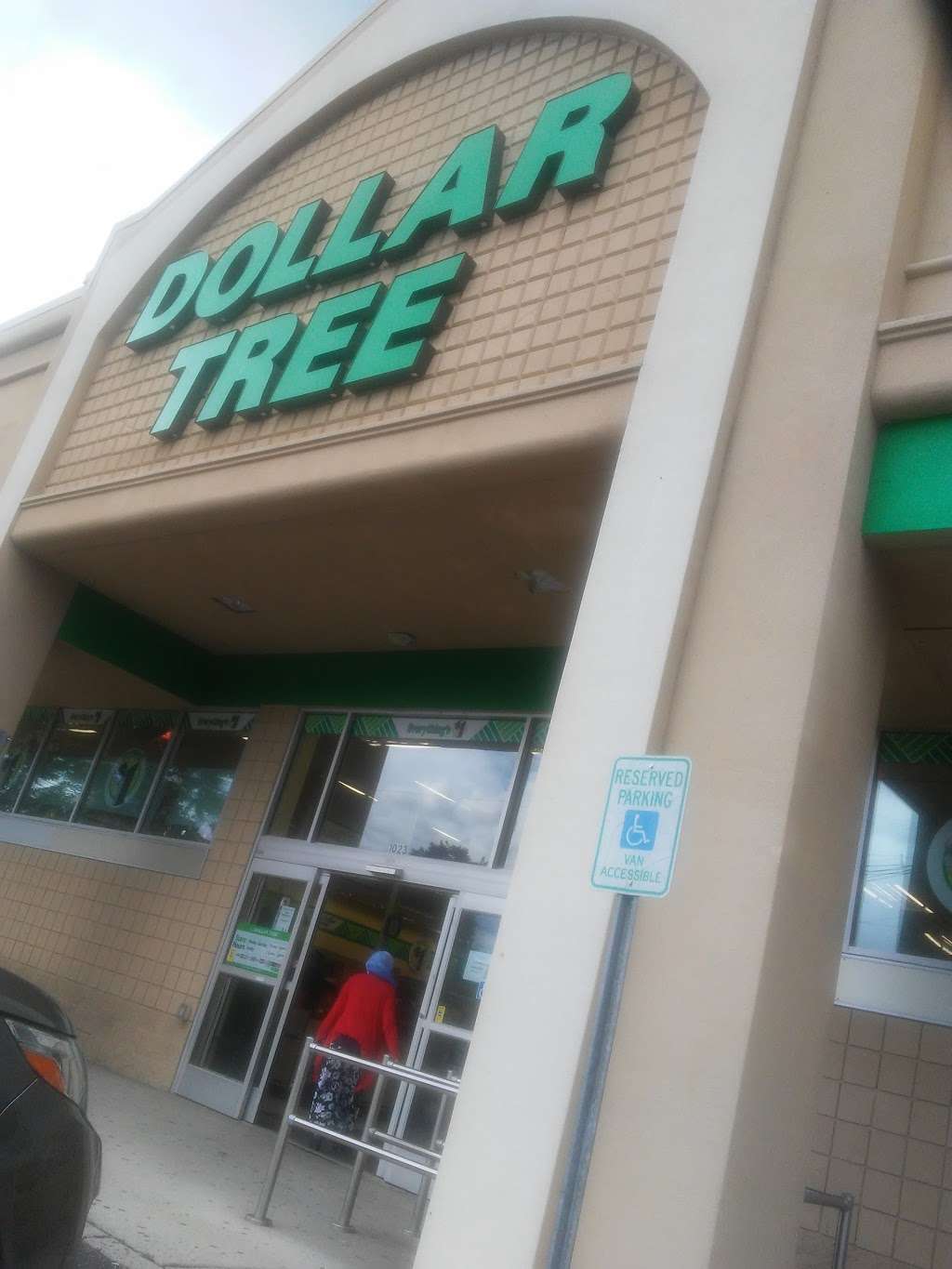 Dollar Tree | 1023 US-22, North Plainfield, NJ 07060, USA | Phone: (908) 412-0320