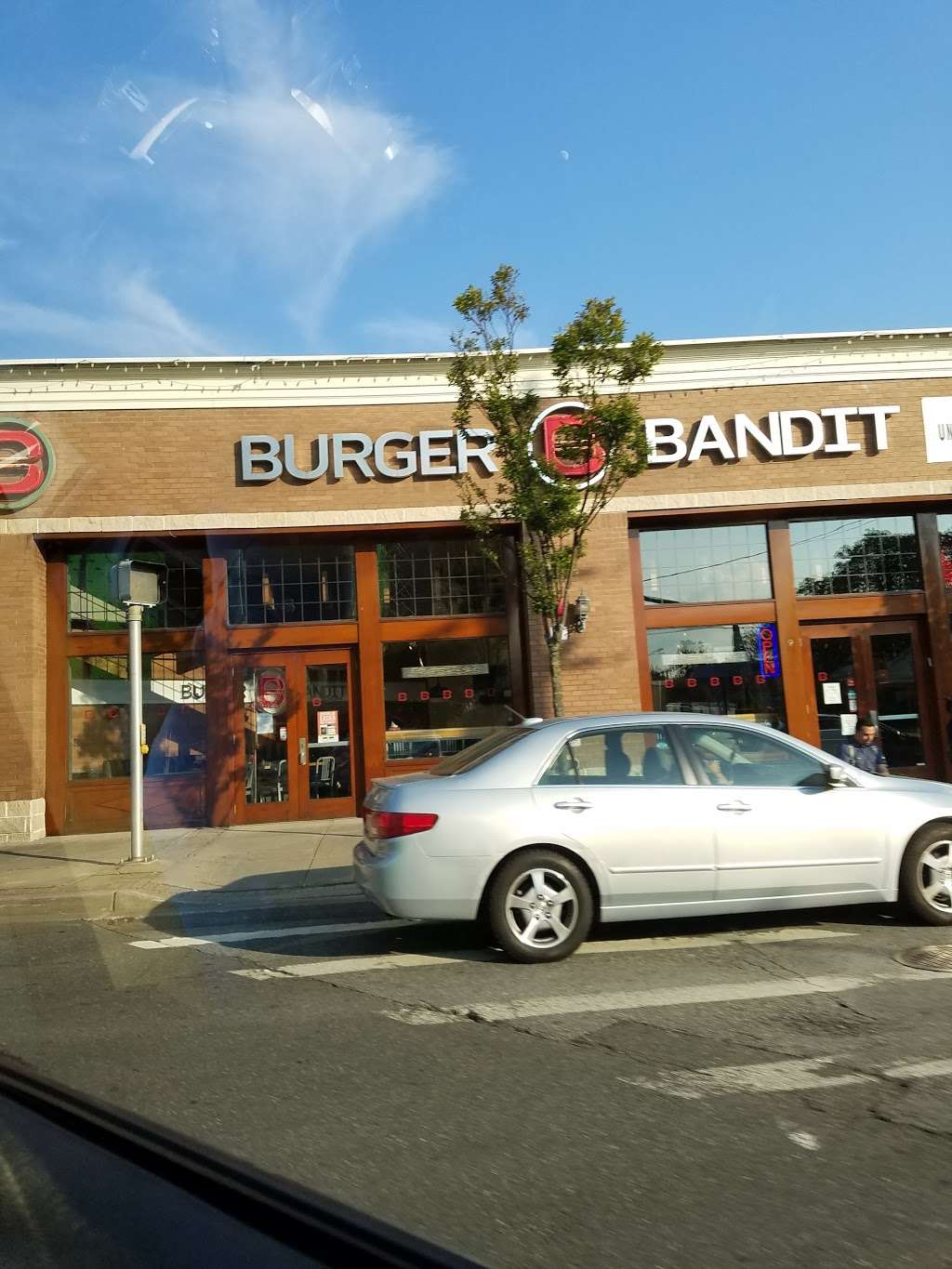 Burger Bandit | 2 Broadway, Lynbrook, NY 11563, USA | Phone: (516) 593-4015