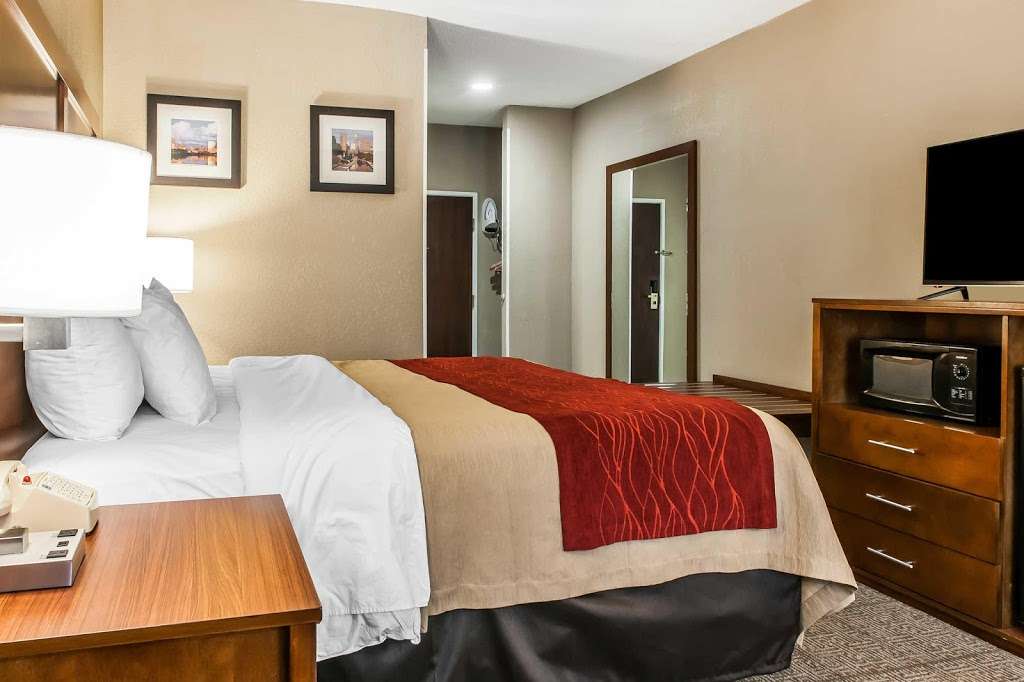 Comfort Inn Airport | 6107 Cambridge Way, Plainfield, IN 46168, USA | Phone: (317) 204-3768