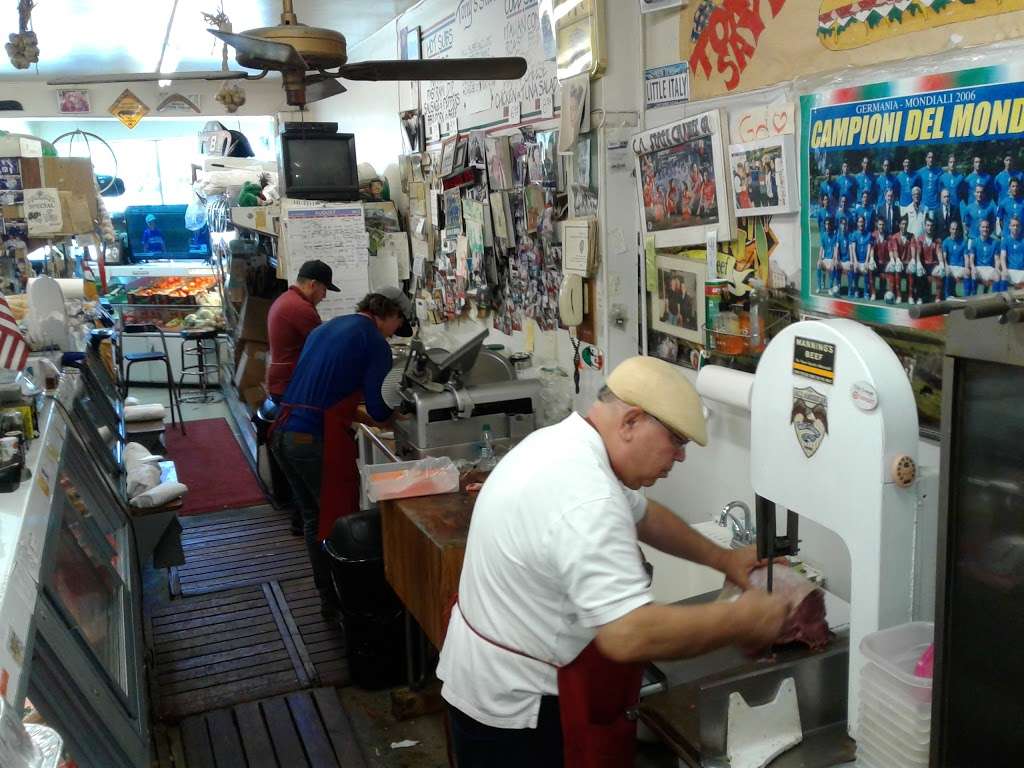 Tonys Sandwiches and Market | 2813 N Glenoaks Blvd, Burbank, CA 91504, USA | Phone: (818) 846-5863