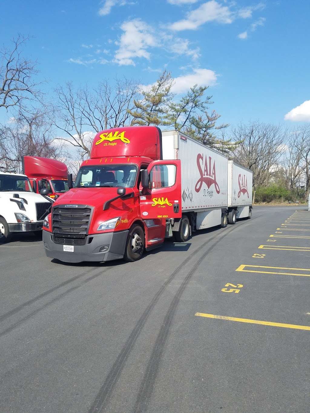 Saia LTL Freight | 350 Stoke Park Rd, Bethlehem, PA 18017, USA | Phone: (888) 646-3536