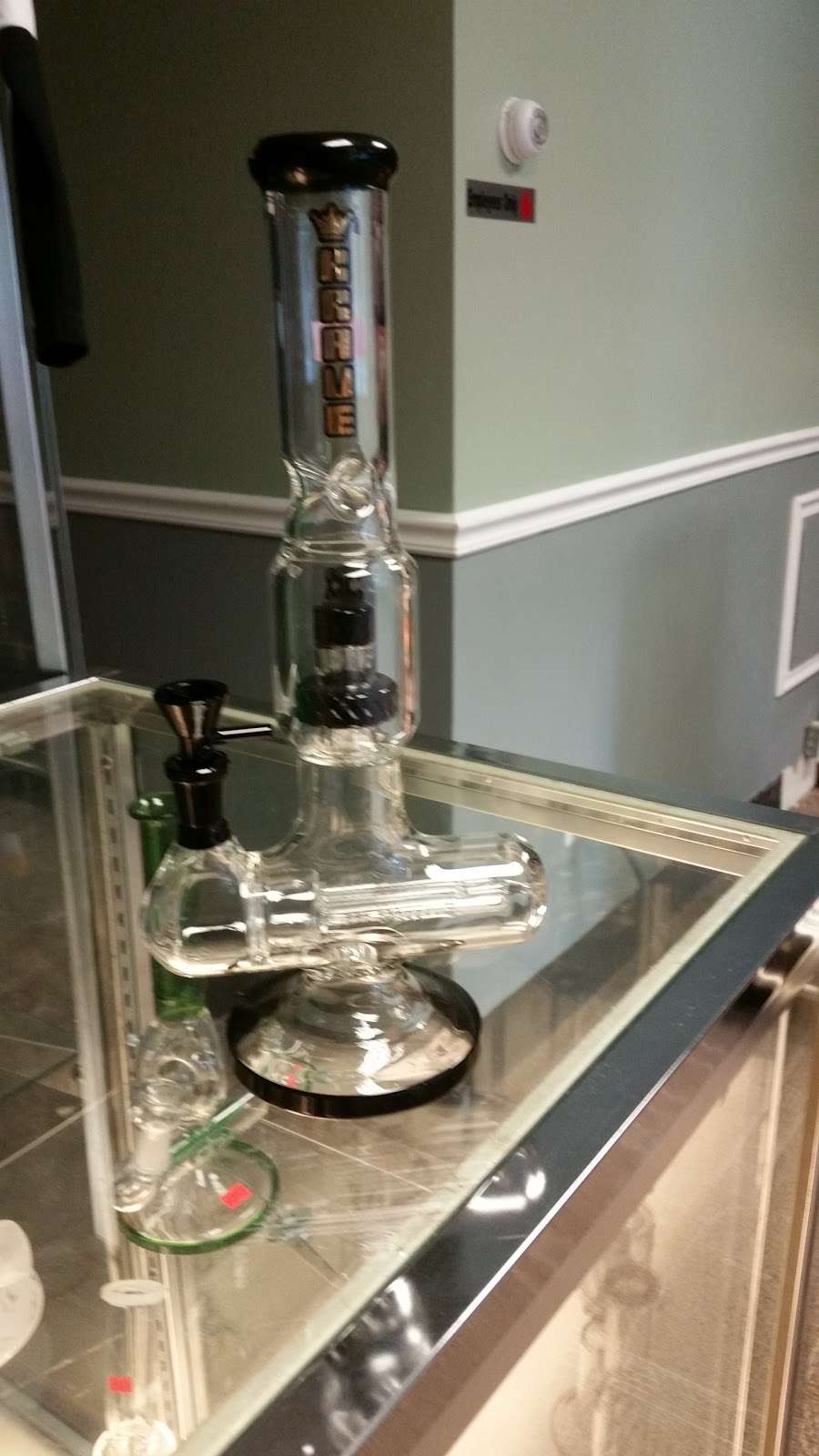 A Z Smokeshop | 150 Hartford Ave B, Hopedale, MA 01747, USA | Phone: (508) 381-1417