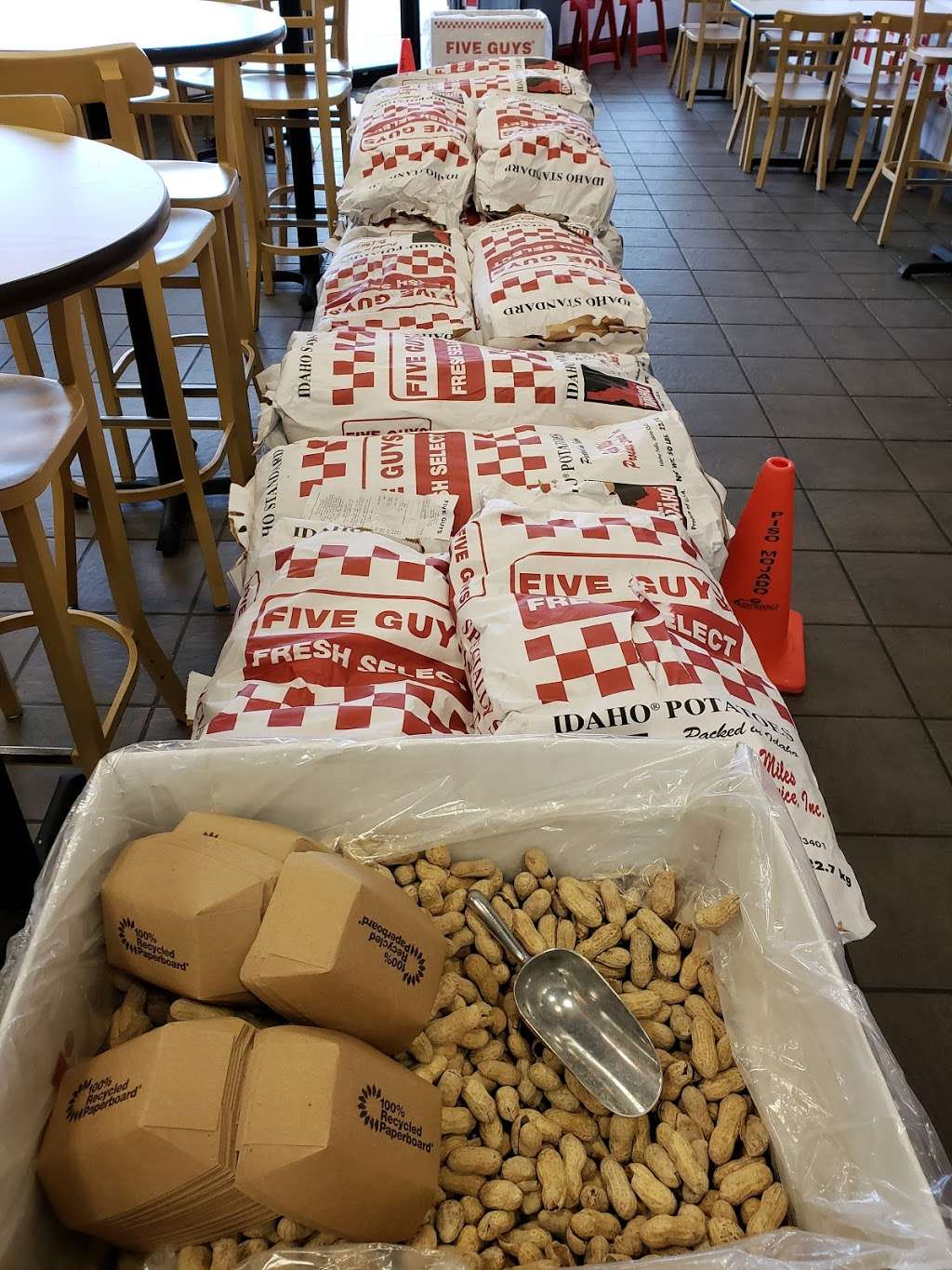 Five Guys | 136 Lantana Dr, Hockessin, DE 19707, USA | Phone: (302) 239-1250