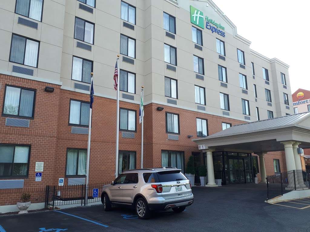 Holiday Inn Express STATEN ISLAND WEST | 300 Wild Ave, Staten Island, NY 10314, USA | Phone: (718) 370-8777