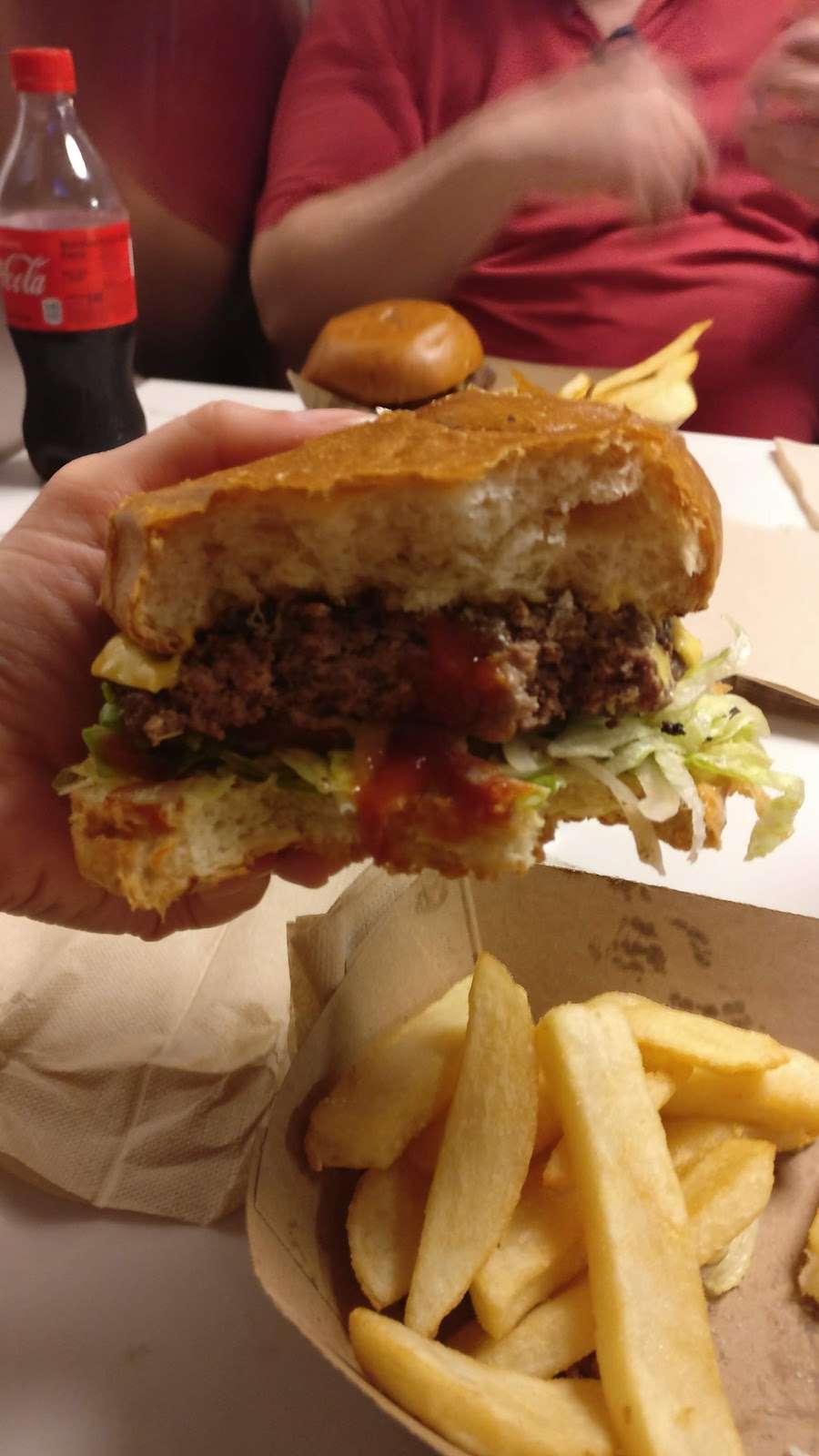 8 oz. Burger | Terminal 4, 400 World Way, Los Angeles, CA 90045