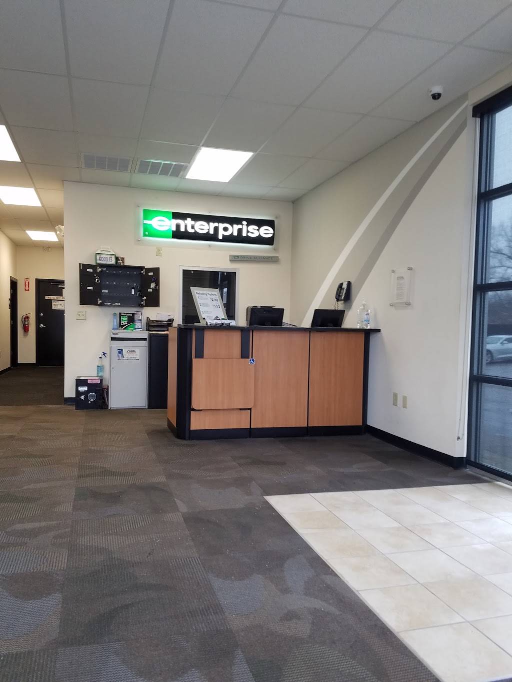 Enterprise Rent-A-Car | 281 W New Circle Rd, Lexington, KY 40505, USA | Phone: (859) 226-9877