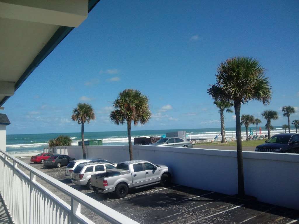 Silver Sands Inn | 2119 S Atlantic Ave, Daytona Beach, FL 32118, USA | Phone: (386) 258-1012