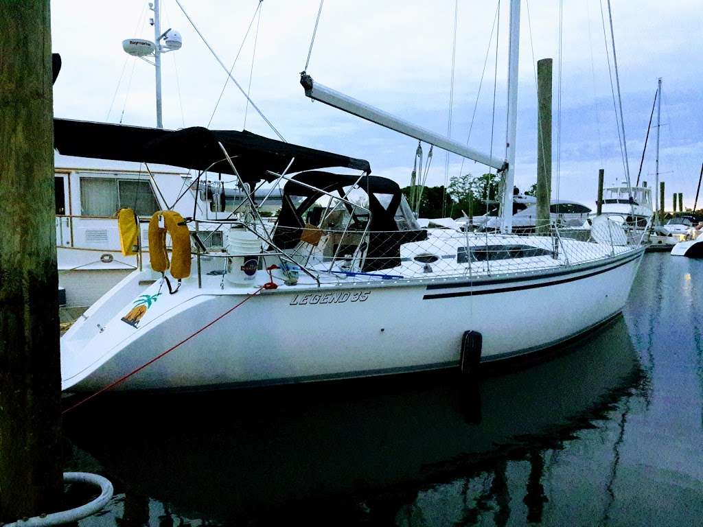 Yacht Haven Marina | A Safe Harbor Marina | 181 Harbor Dr, Stamford, CT 06902, USA | Phone: (203) 359-4500