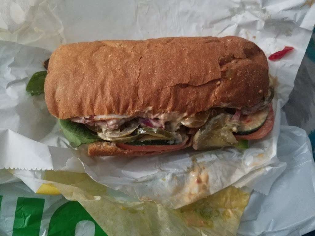 Subway Restaurants | 19 Shipping Pl, Dundalk, MD 21222, USA | Phone: (410) 282-2796