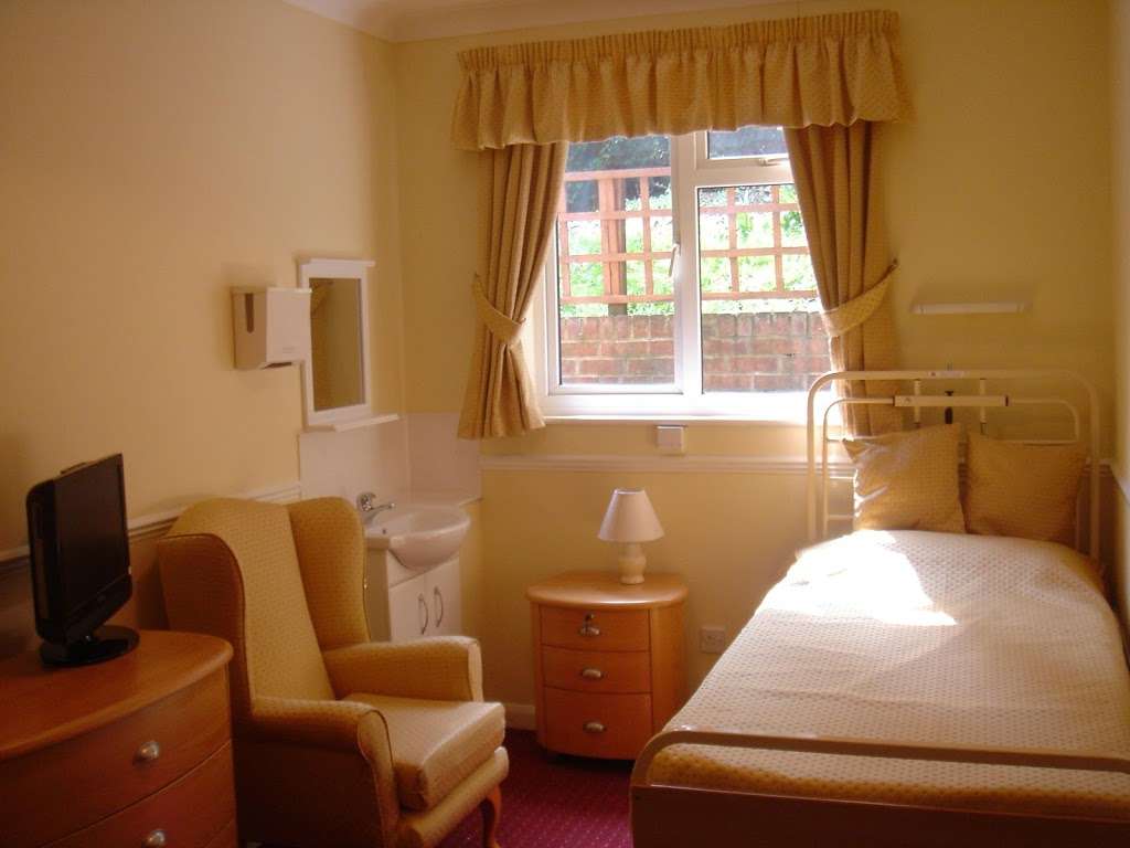 WILLOW LODGE NURSING HOME | 59 Burdon Ln, Sutton SM2 7BY, UK | Phone: 020 8642 4117