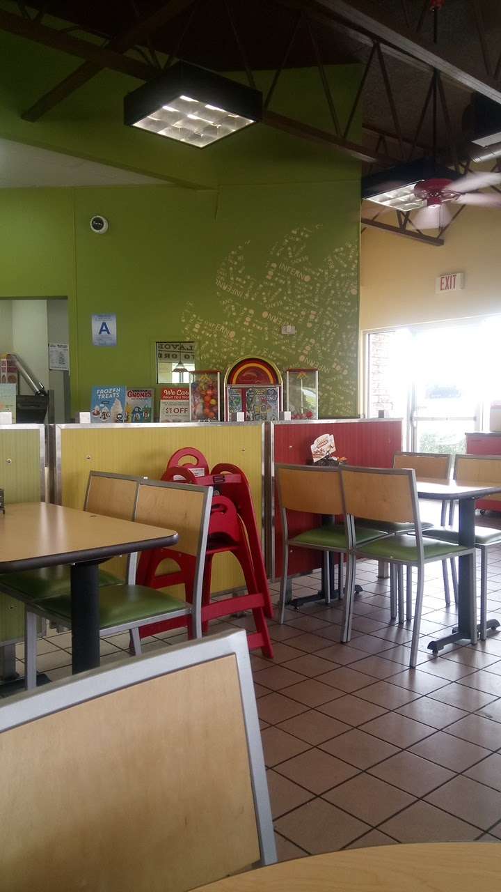 Del Taco | 2000 Riverside Ave, Rialto, CA 92377, USA | Phone: (909) 877-9700