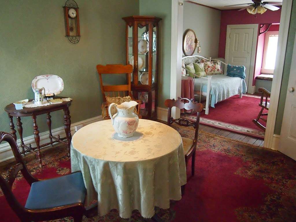 The Maids Quarters Bed, Breakfast & Tearoom | 402 S Centre St, Pottsville, PA 17901, USA | Phone: (484) 223-9497