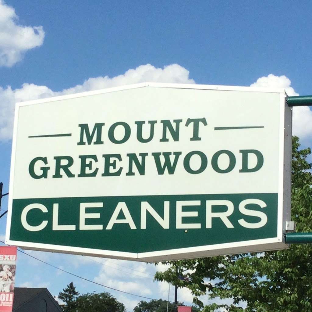 Mount Greenwood Cleaners And bulk Laundry | 3547 W 111th St, Chicago, IL 60655, USA | Phone: (708) 466-6202