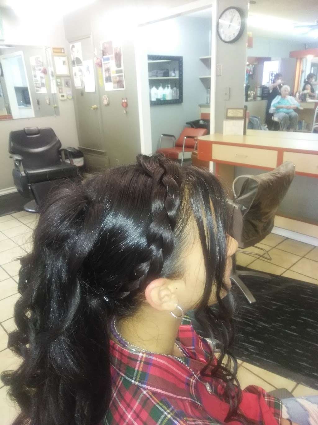 Andreas Hair Design | 2250 S WW White Rd Ste. 2, San Antonio, TX 78222, USA | Phone: (210) 531-9208