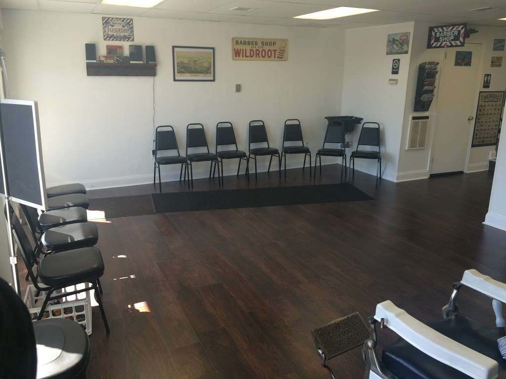 Burnsys Barber Shop | 237 Main St, Schwenksville, PA 19473, USA | Phone: (610) 209-6021