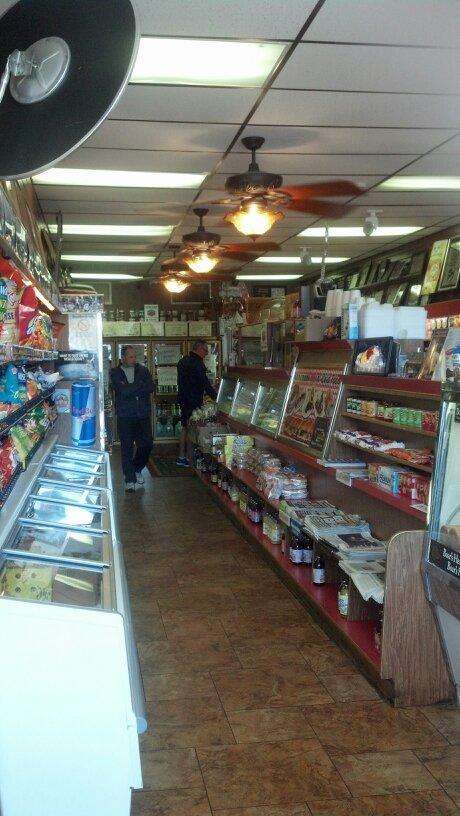 Weinischs Deli | 306 Maple Ave, Smithtown, NY 11787 | Phone: (631) 360-8405