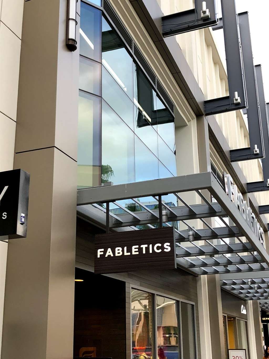 Fabletics | 2115 Festival Plaza Dr Suite N110, Las Vegas, NV 89135 | Phone: (702) 623-2334