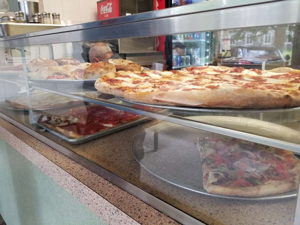 4 Corners Pizzeria | 902 Pelhamdale Ave, Pelham, NY 10803, USA | Phone: (914) 738-0905