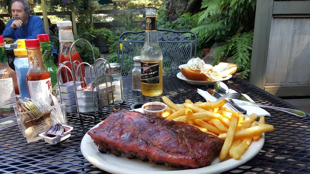 Garden Grill | 17132 CA-116, Guerneville, CA 95446, USA | Phone: (707) 869-3922