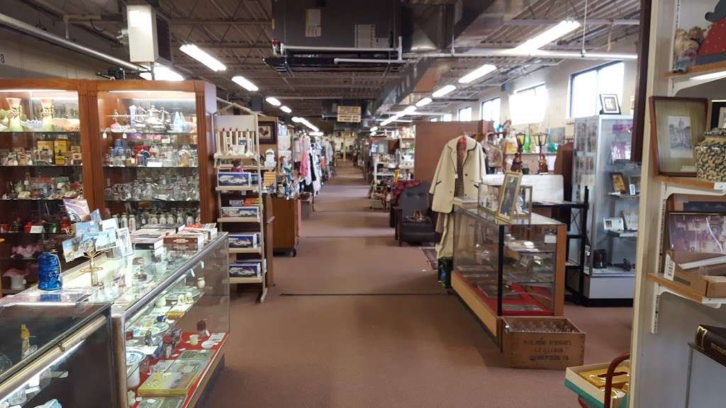 Emmitsburg Antique Mall | 1 Chesapeake Ave, Emmitsburg, MD 21727, USA | Phone: (301) 447-6471