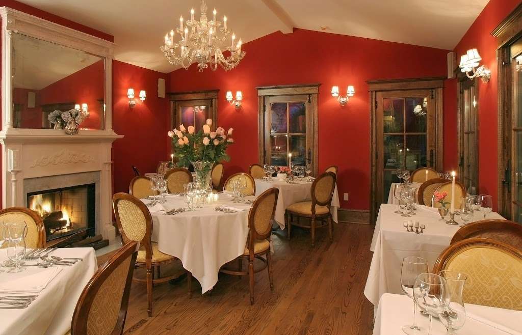 The Gables Historic Inn & Restaurant | 212 Centre St, Beach Haven, NJ 08008, USA | Phone: (609) 492-3553