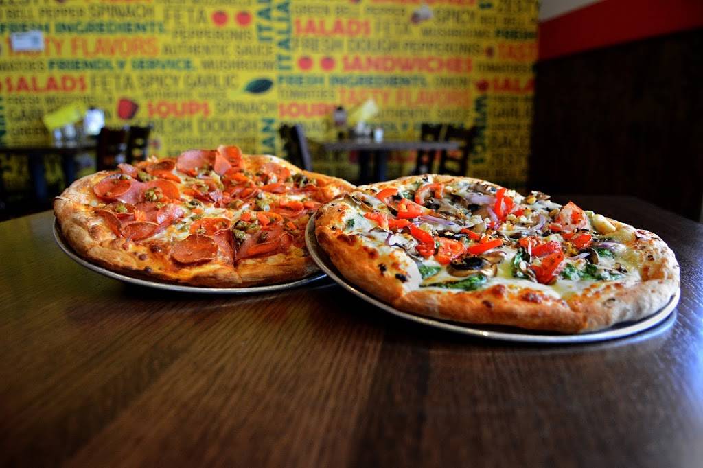 Rotolos Pizzeria | 102 Woodland Hwy #5, Belle Chasse, LA 70037, USA | Phone: (504) 433-7100