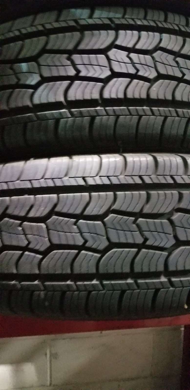 Emergency tire shop | 5610 Garth Rd, Baytown, TX 77521, USA | Phone: (713) 292-7619