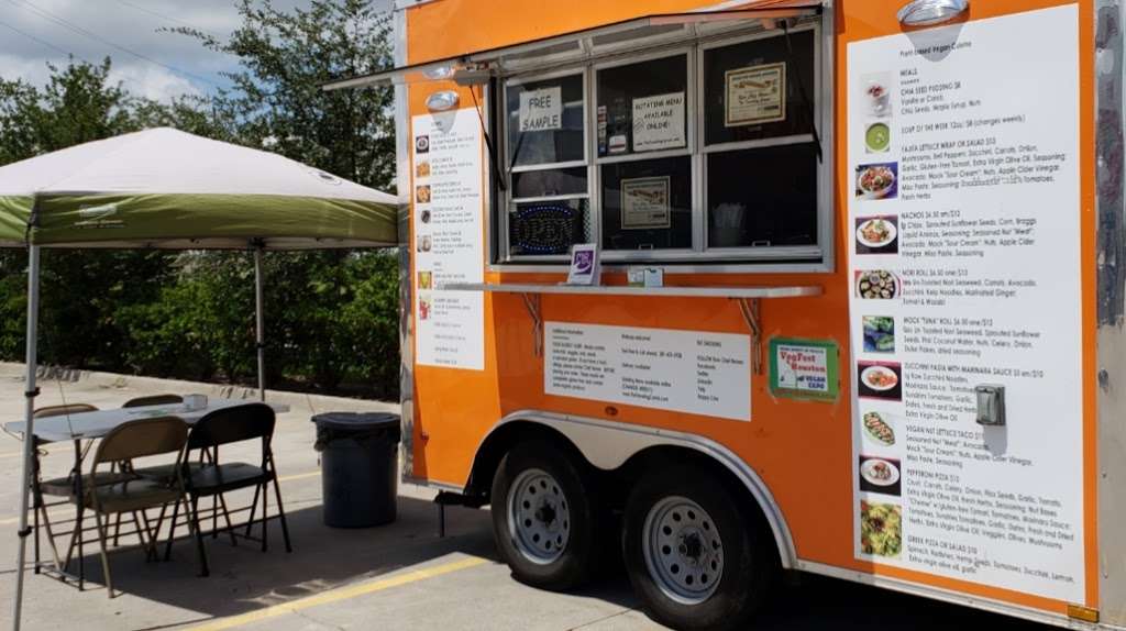 Raw Chef Renee (The Traveling Carrot Food Trailer) | 3427 N Fry Rd, Katy, TX 77449, United States | Phone: (281) 433-5928